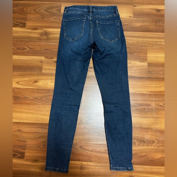 Skinny Jean - Picture 3 of 3